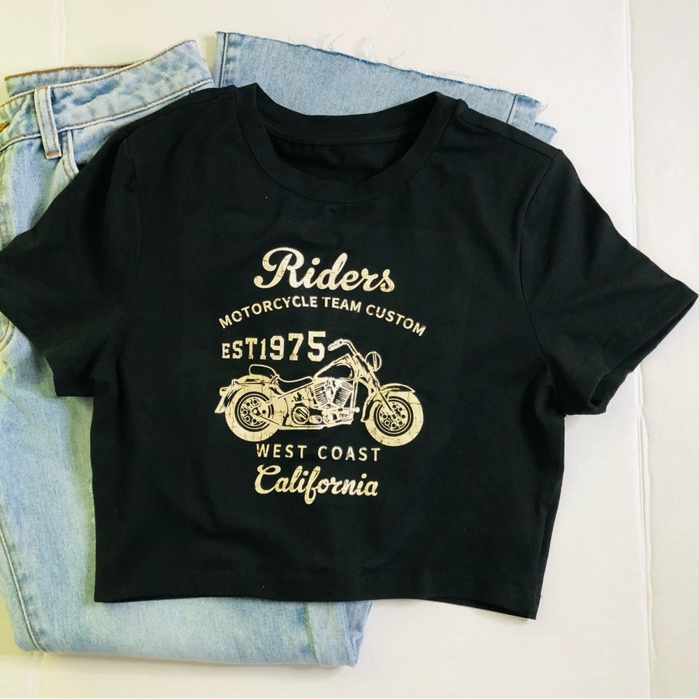 graphic crop tee